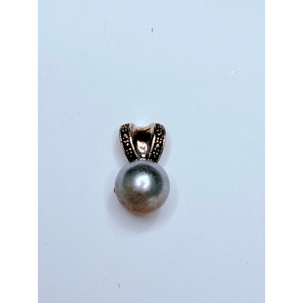 925 Sterling Silver Gray Pearl Pendant with Marcasite Accent Bail